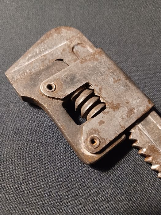 Klucz nastawny Lubicz z okresu PRL