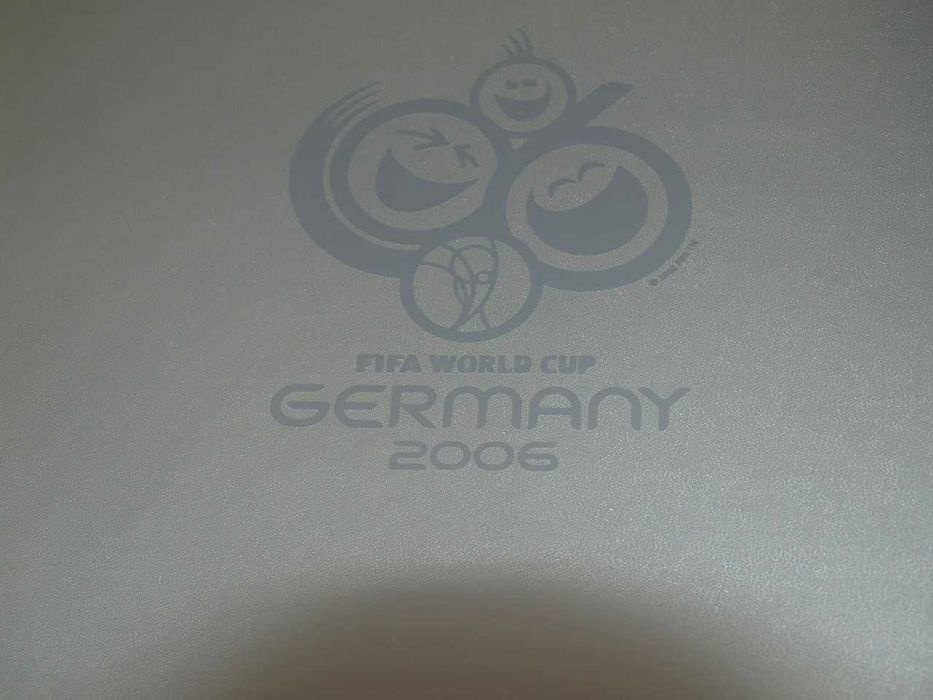 livro com selos estória da fifa 1986