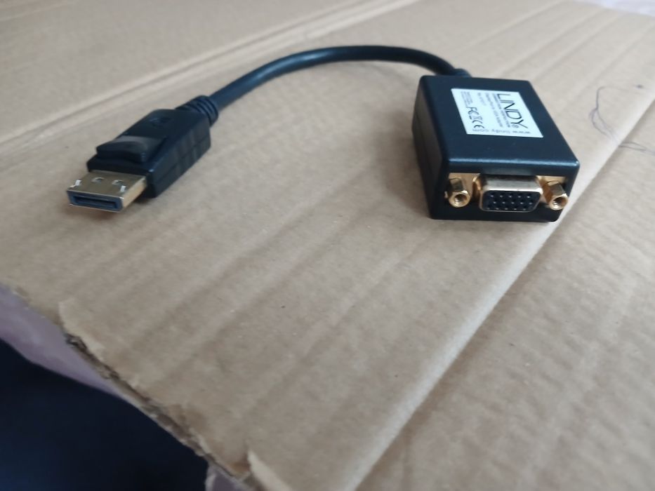 Displayport to VGA Adapter