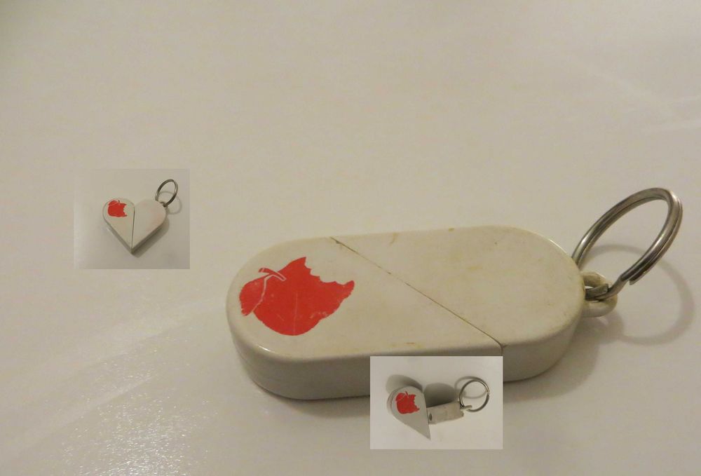 Heart-Shaped Keychain with Apple Symbol, 2-Position Design