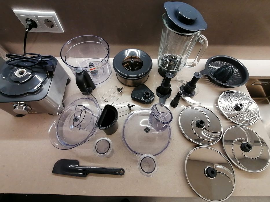 Kitchen Robot and Accessories441394829251072003