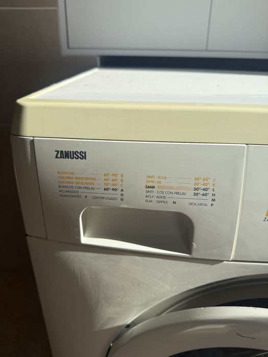 Máquina de lavar roupa Zanussi FA522