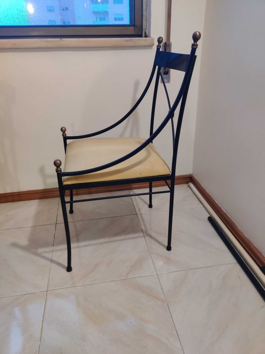 Conjunto de mesas de sala em ferro