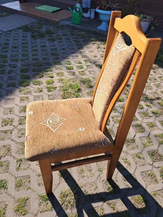 Komplet krzeseł za 200