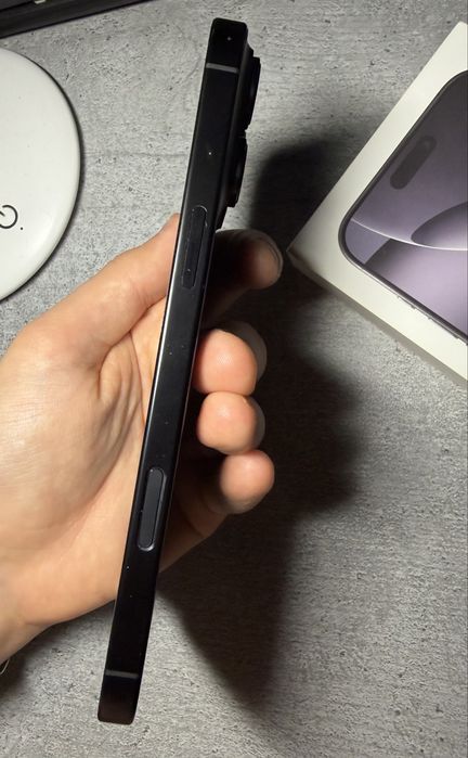 iPhone 16 Pro Max 256GB Black Titanium.