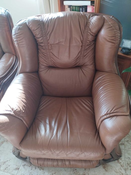 Vendo sofás em pele