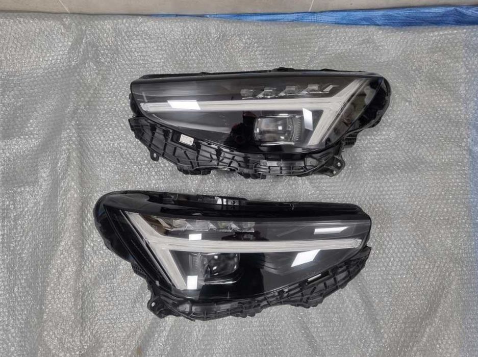 volvo xc40 фара левая правая