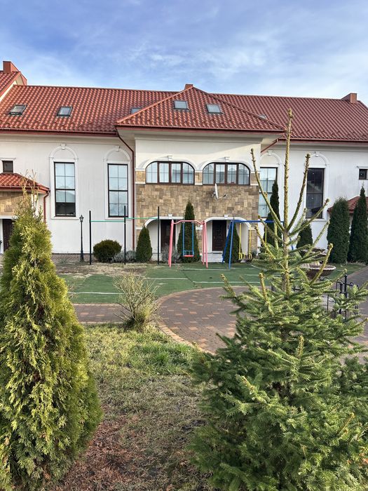 Продаж котеджу у мальовничому місці