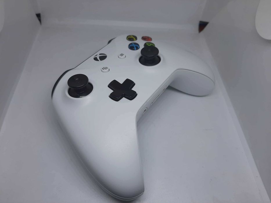 Pad Bezprzewodowy MICROSOFT XBOX ONE 1708