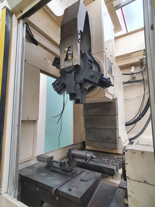 Обробний центр, Вертикальний свердлильно-фрезерний верстат з ЧПК