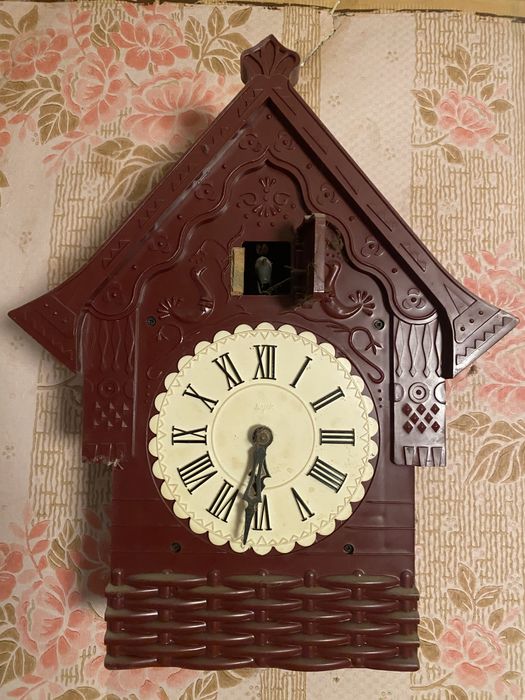 Продам настенные часы с кукушкой маяк