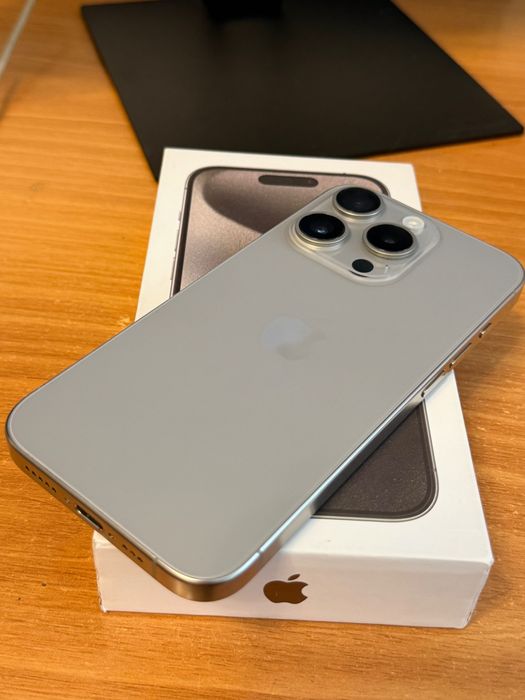 iPhone 15 pro Natural 256