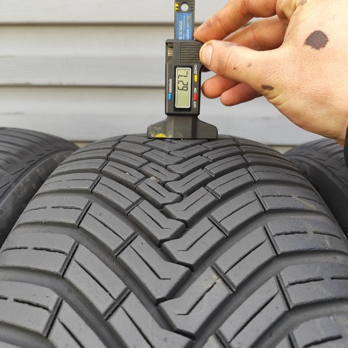 Комплект всесезонних шин Continental 215/55 R18 215*55 18 AllSeasonContact 001886