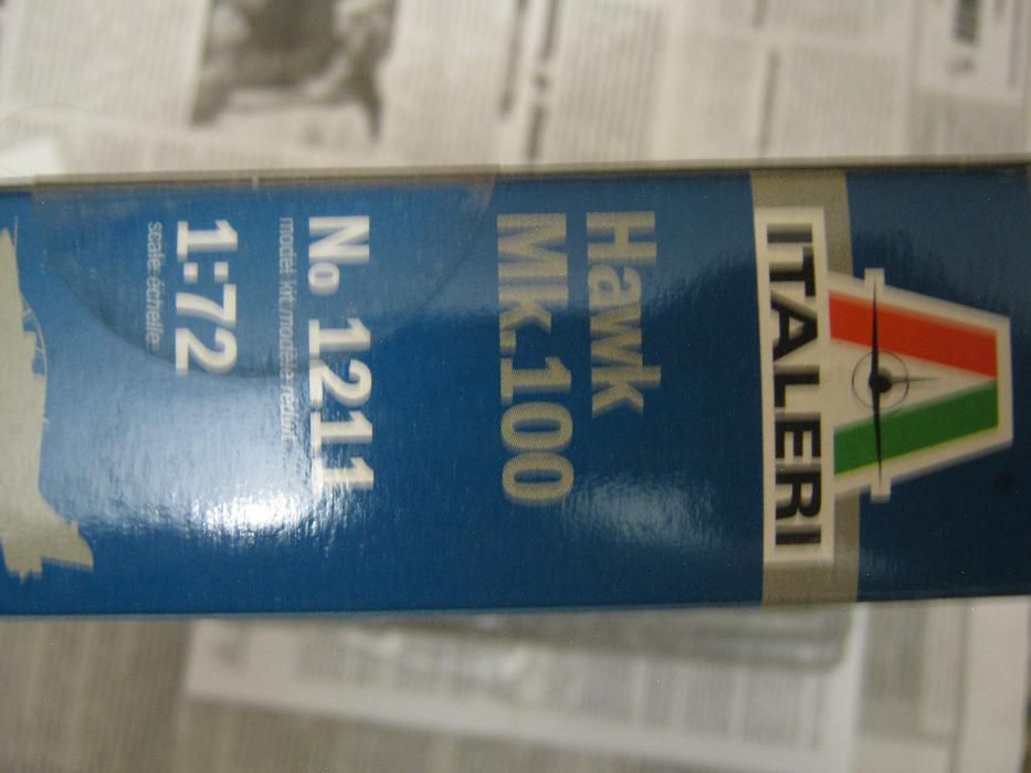 Сборная пластиковая модель самолёта Hawk Mk.100 (1/72 ,,Italeri" )