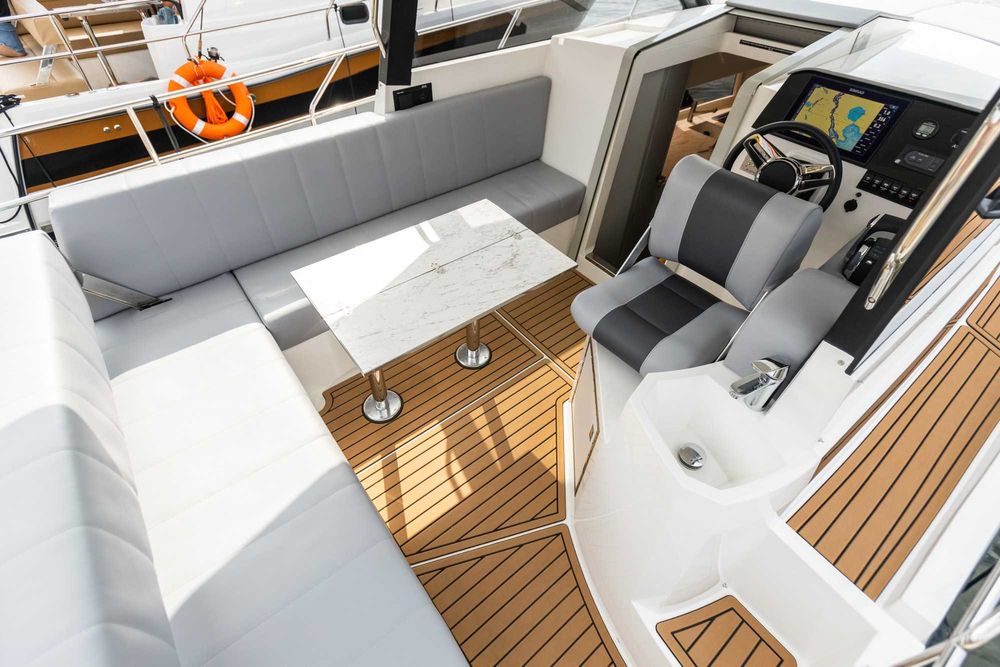 Jacht motorowy NAUTIC 900 Mercury V6 200KM - Gwarancja 12 m-cy.