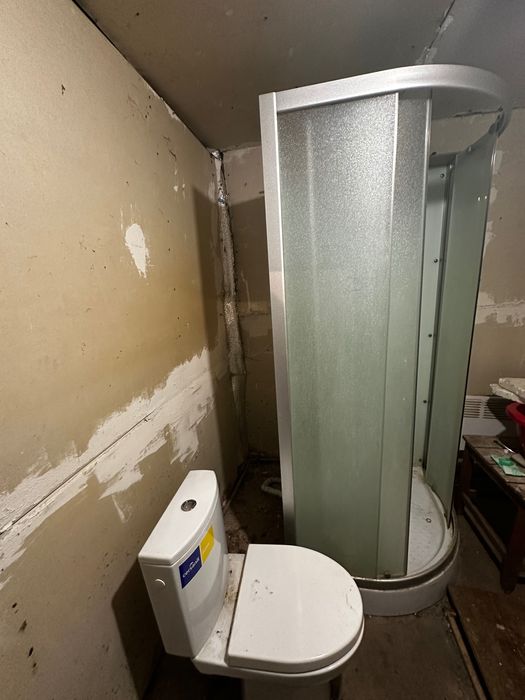 Продаж великої ділянки з будинку, Київське водосховище