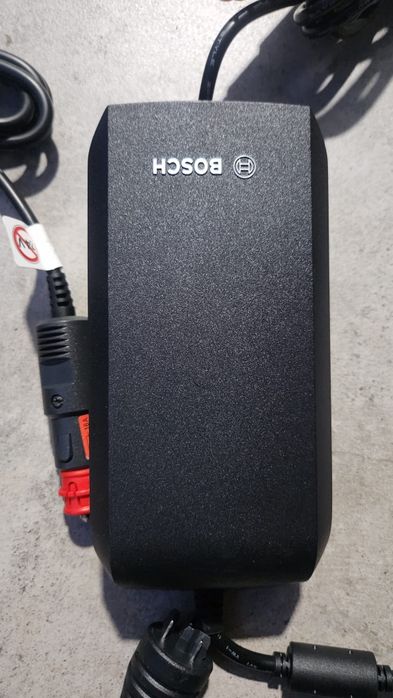 Ladowarka bosch 2A   rower elektryczny samochodowa
