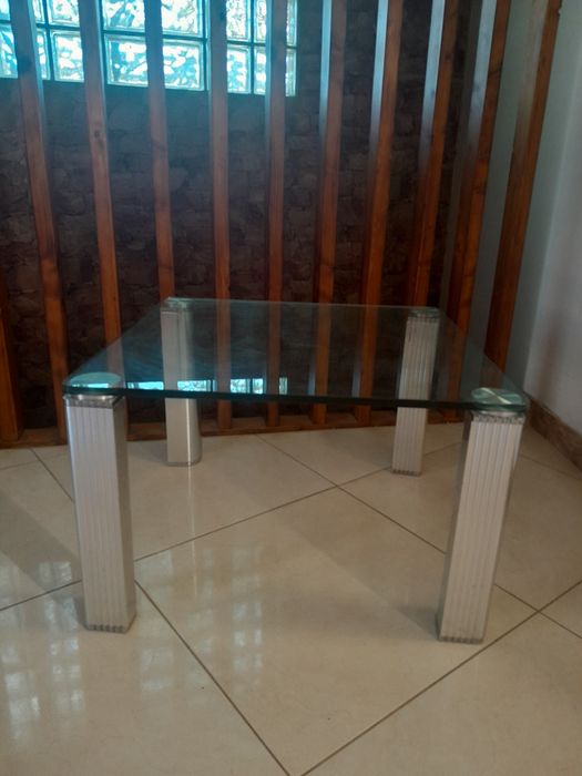 Mesa de vidro em bom estado