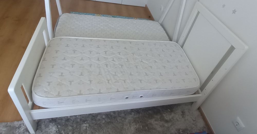 Berço/Cama TRAMA - Branco + colchão TRAMA  + conjunto roupa de cama