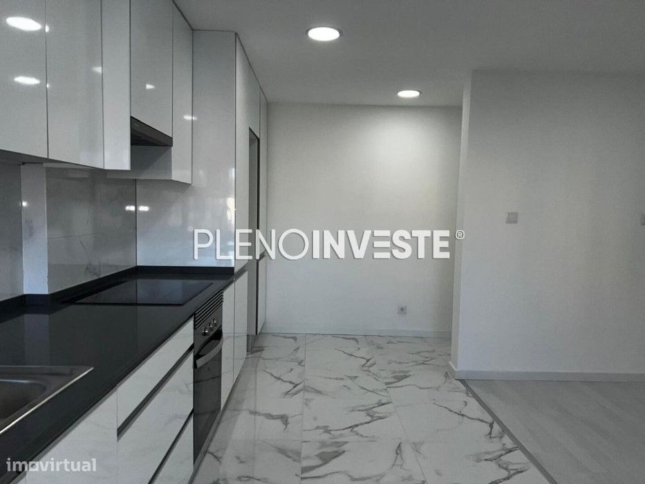 T2 Totalmente Remodelado com Varanda nas Paivas