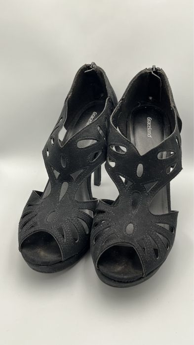 Damskie czarne ażurowe sandałki na szpilce Graceland