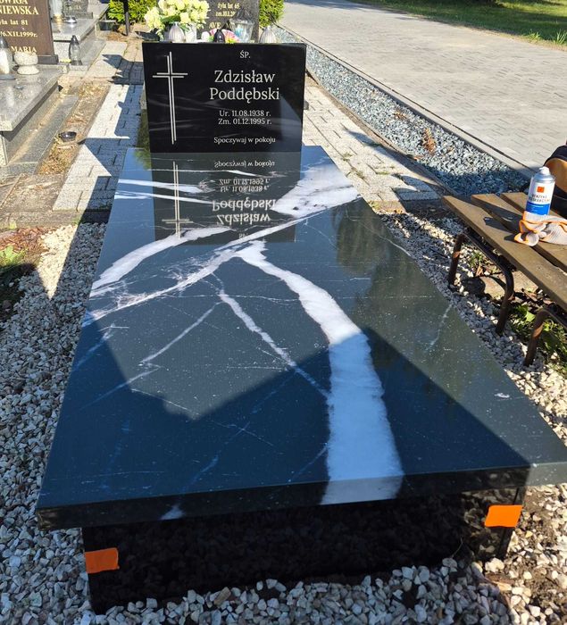 Nagrobki kompozytowe 2749zł