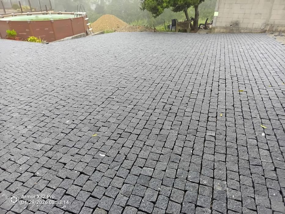 Calçadas e muros pedra