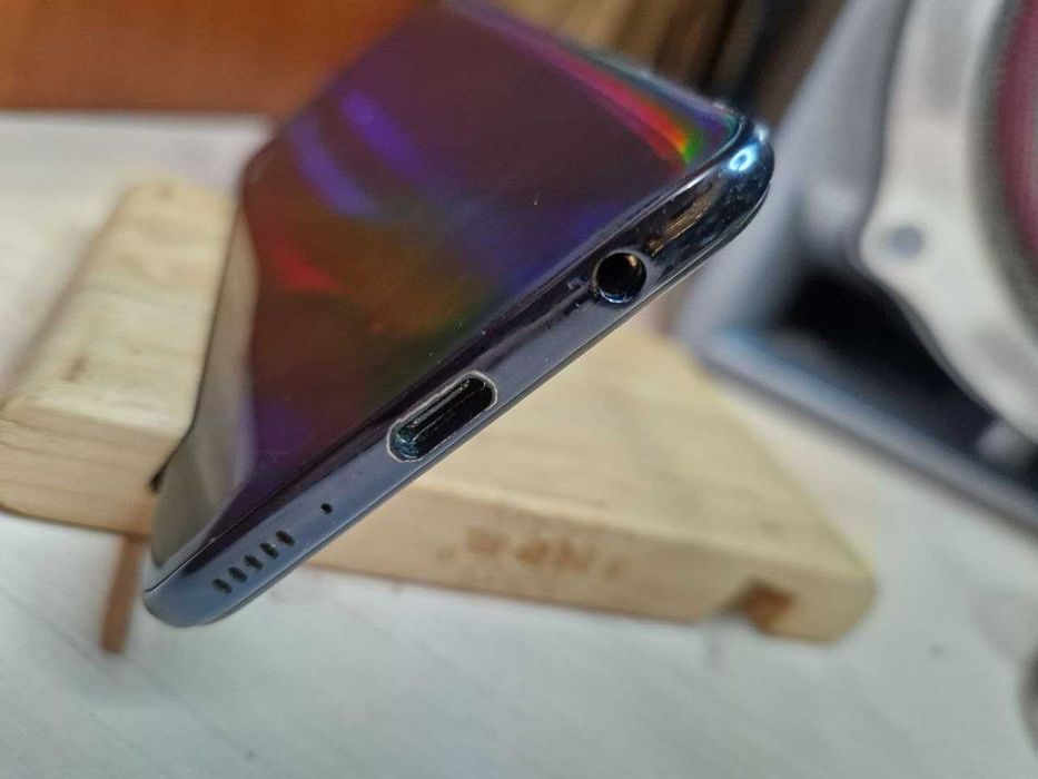 Смартфон Samsung Galaxy A40 blue 4 / 64gb Android 11