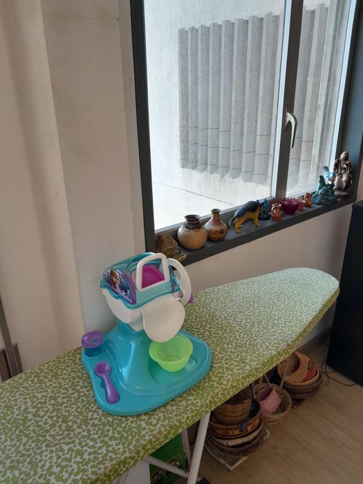Vendo Máquina de Gelados FROZEN de Brincar para Criança como nova
