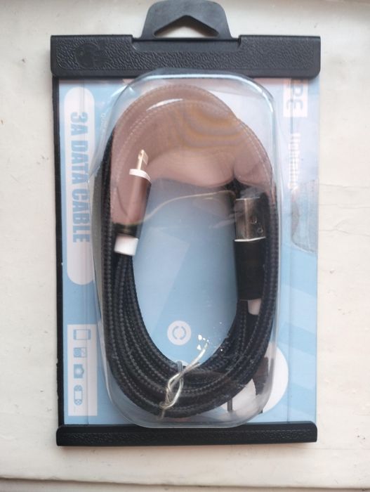 Кабель USB для зарядки
