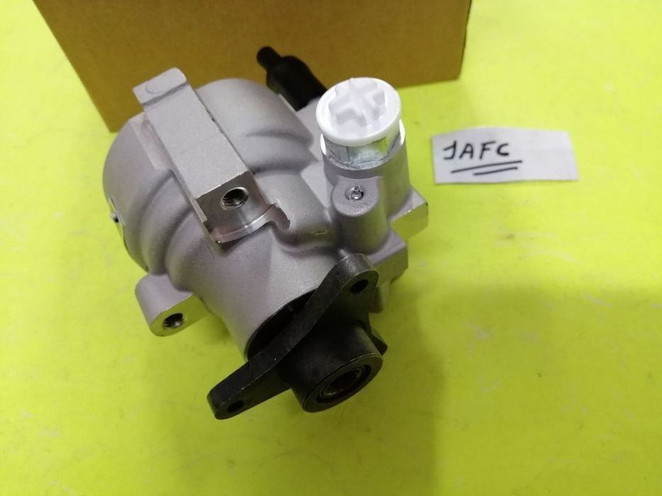 Bomba direcção assistida Nissan Renault Master Trafic Opel Movano NOVA