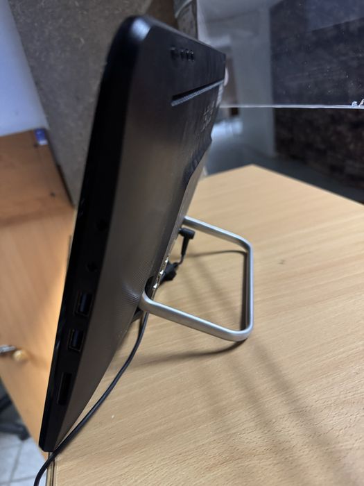 Сенсорний моноблок ASUSPRO A4110 (15.6") / Celeron N3150 / SSD 240GB / Сенсорний екран