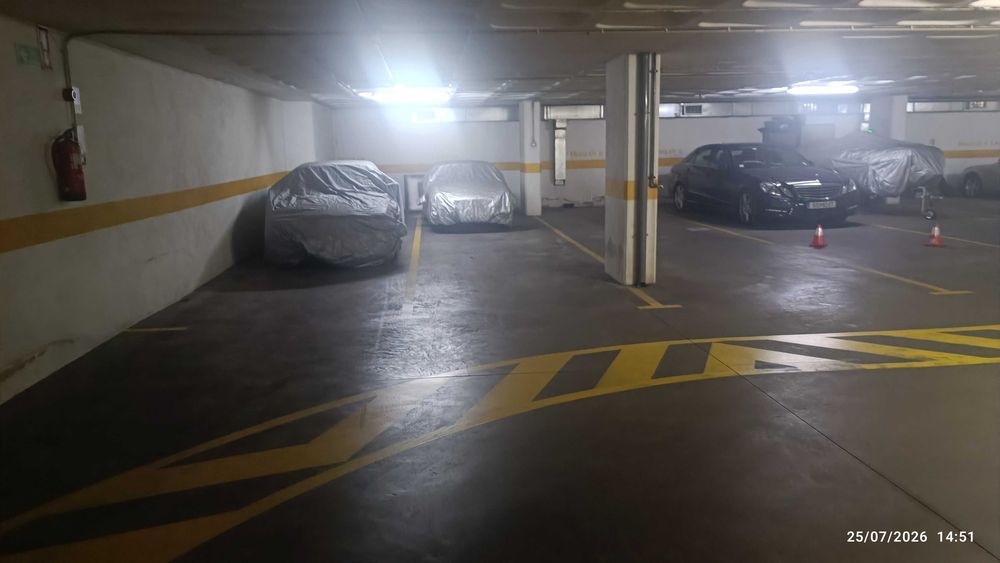 4 Parking Spaces (LUMIAR - QUINTA DAS CONCHAS PARK)