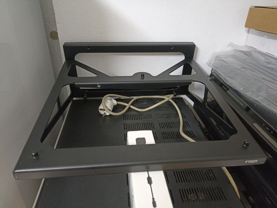 Suporte de parede para Gira Discos REGA