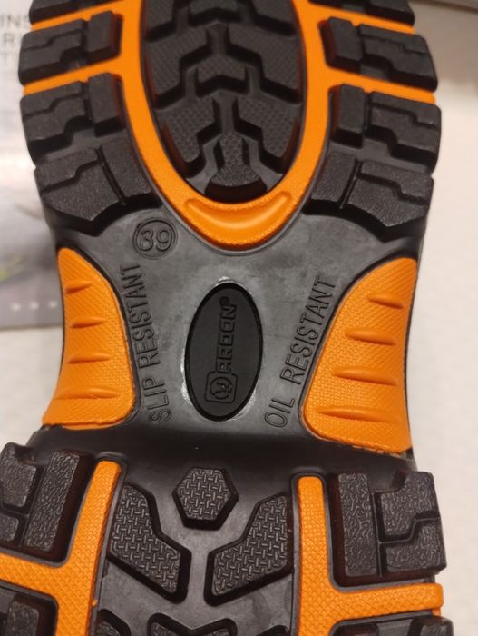 Nowe buty robocze r.39