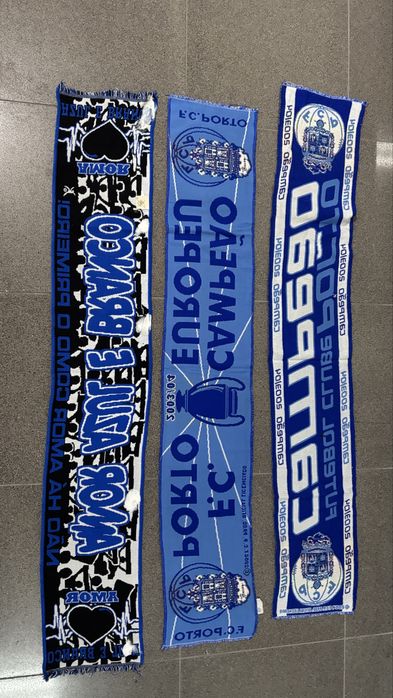 Lote de três cachecois do Futebol Clube do Porto