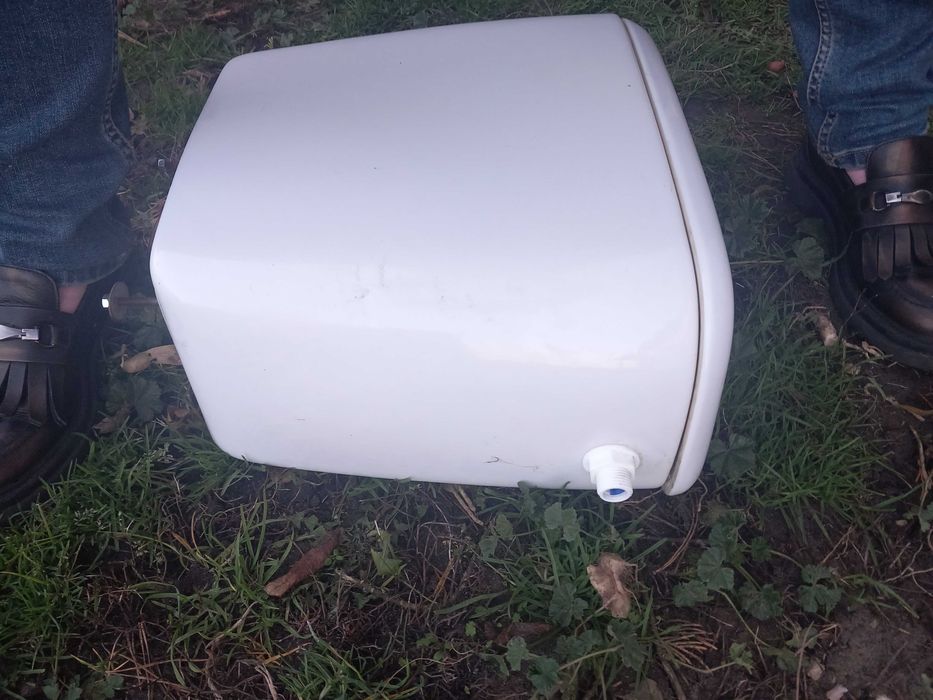 Spłucznka  dolnopłuk ceramiczny