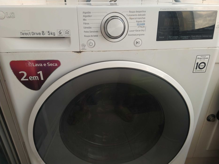 Máquina de lavar e secar roupa