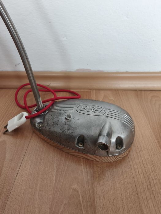 Lampa z części motocyklowych – ręcznie robiona, loft / garaż / prezent