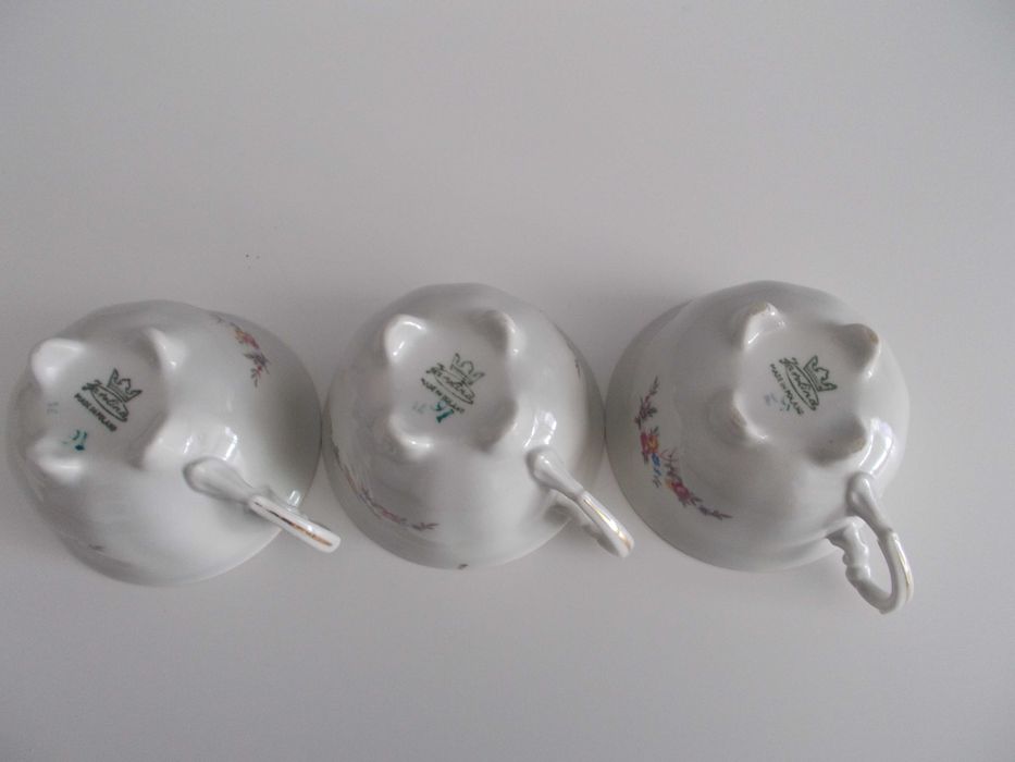 Trzy filiżanki porcelana Karolina