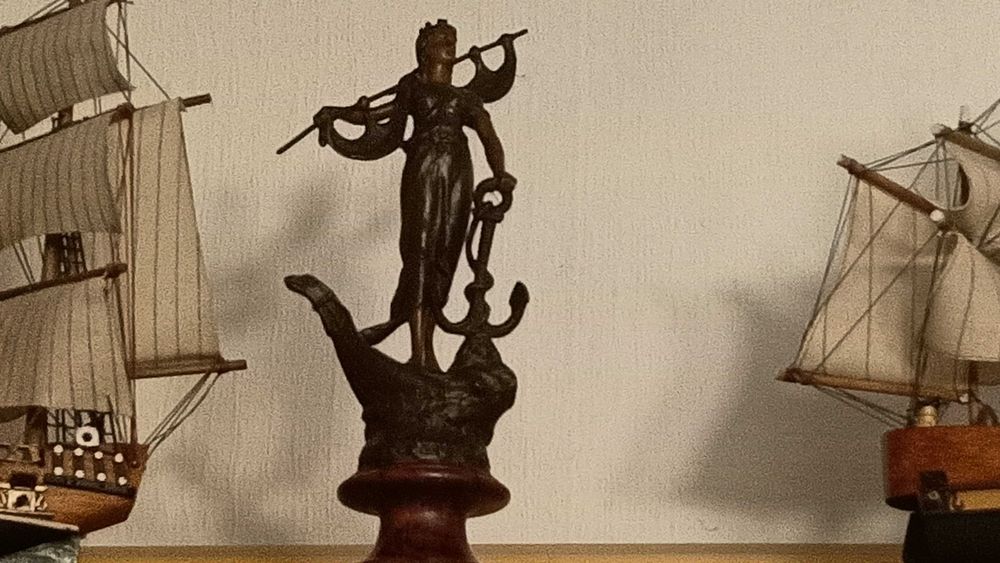Rzeźba, figura, muza,   brązowienie, XIX w., uzaza
