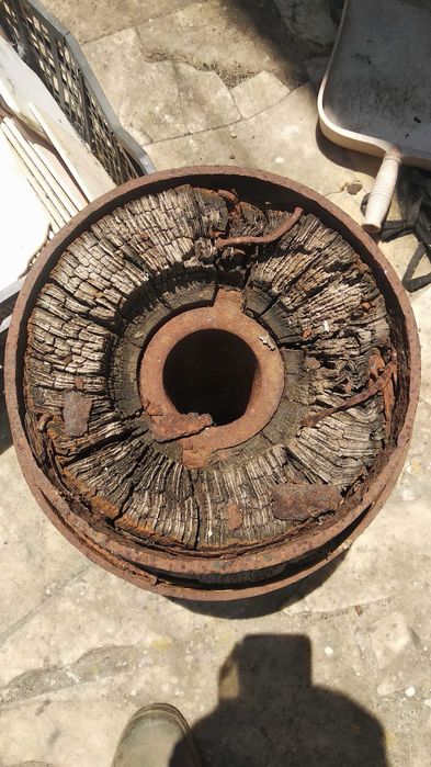 Rotor de roda de carroça, muito antigo