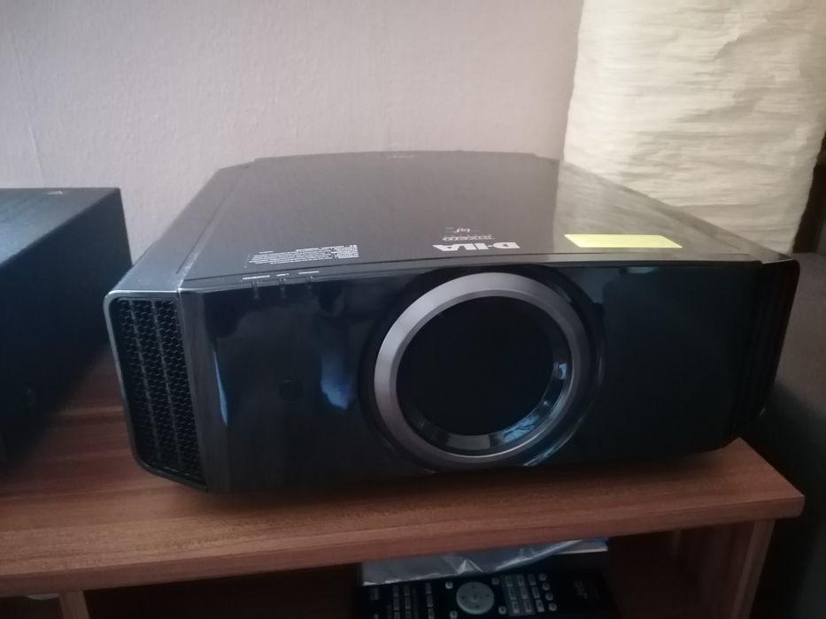 REZERWACJA.  Projektor JVC dla x70.     4k