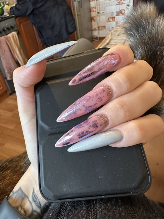 Наращивания , кореккция ногтей