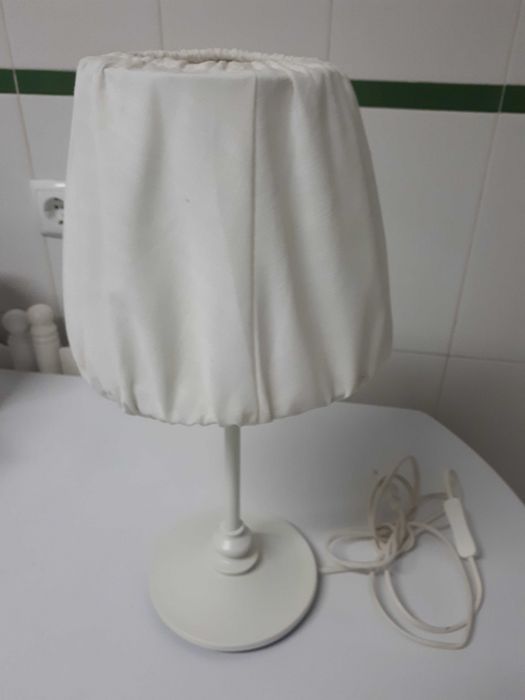 Candeeiro branco de tecido