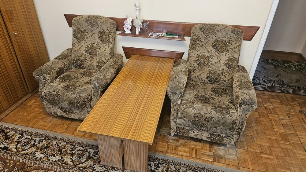 Ława fotele wersalka lampa