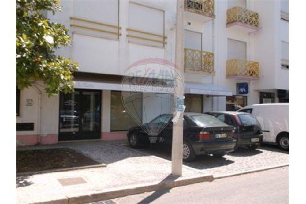 Loja T0 para venda — Alvaiázere, Leiria