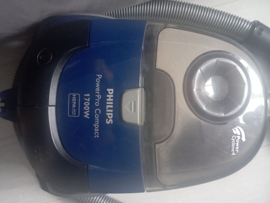 Пылесос Phillips 1700 w
