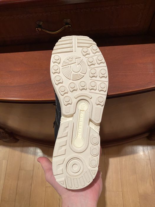 Жіночі кросівки Adidas
