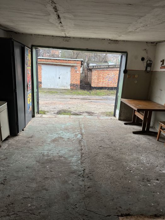 Здам гаража центр внизу возле первой школы